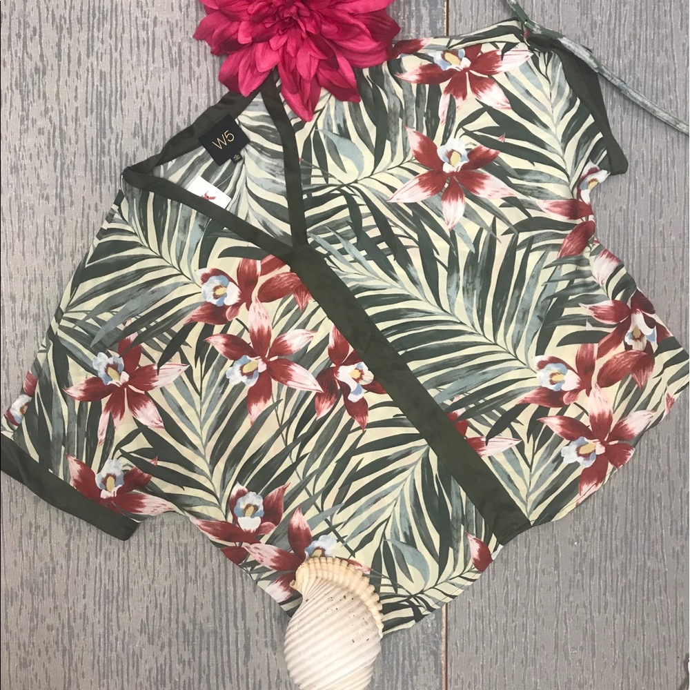NWT W5 Tropical Print Blouse